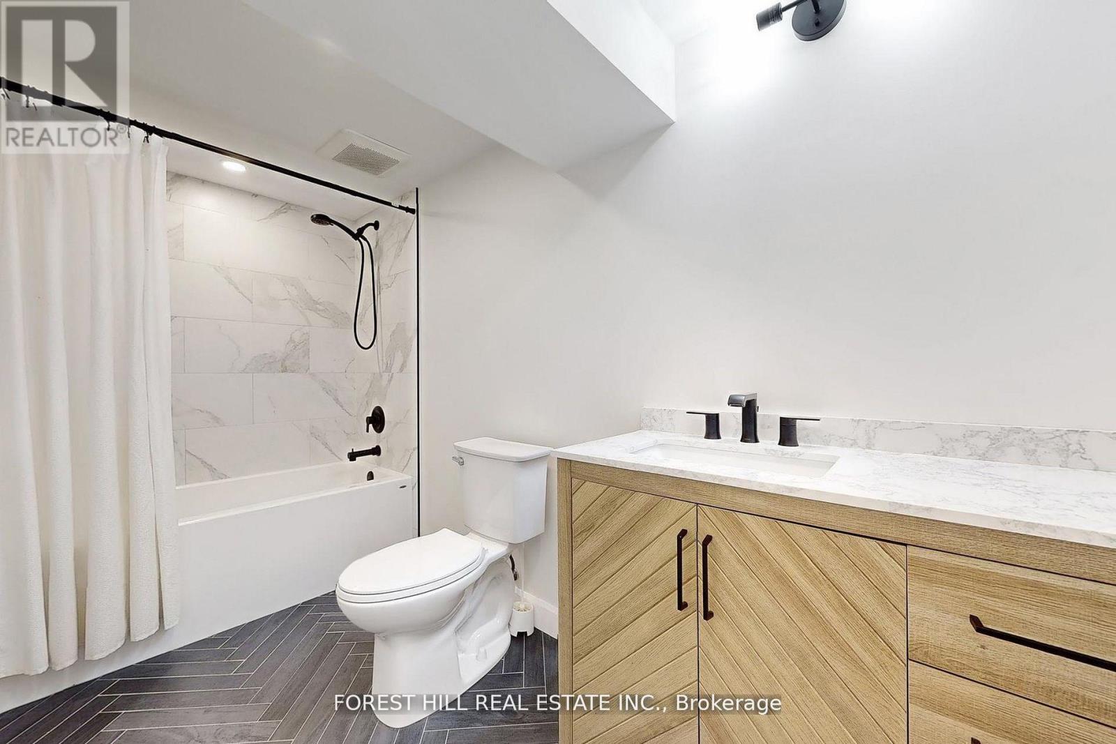 21 Lallien Drive, Bradford West Gwillimbury, Ontario  L0G 1B0 - Photo 28 - N12574036