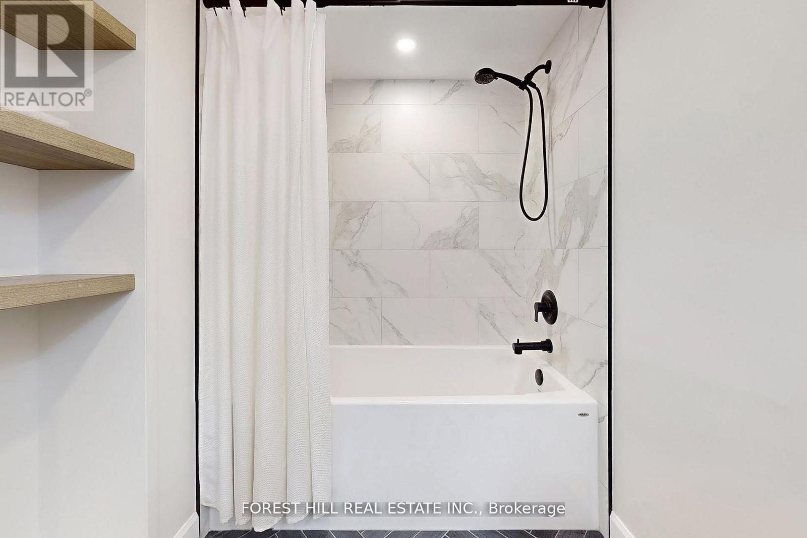 21 Lallien Drive, Bradford West Gwillimbury, Ontario  L0G 1B0 - Photo 29 - N12574036