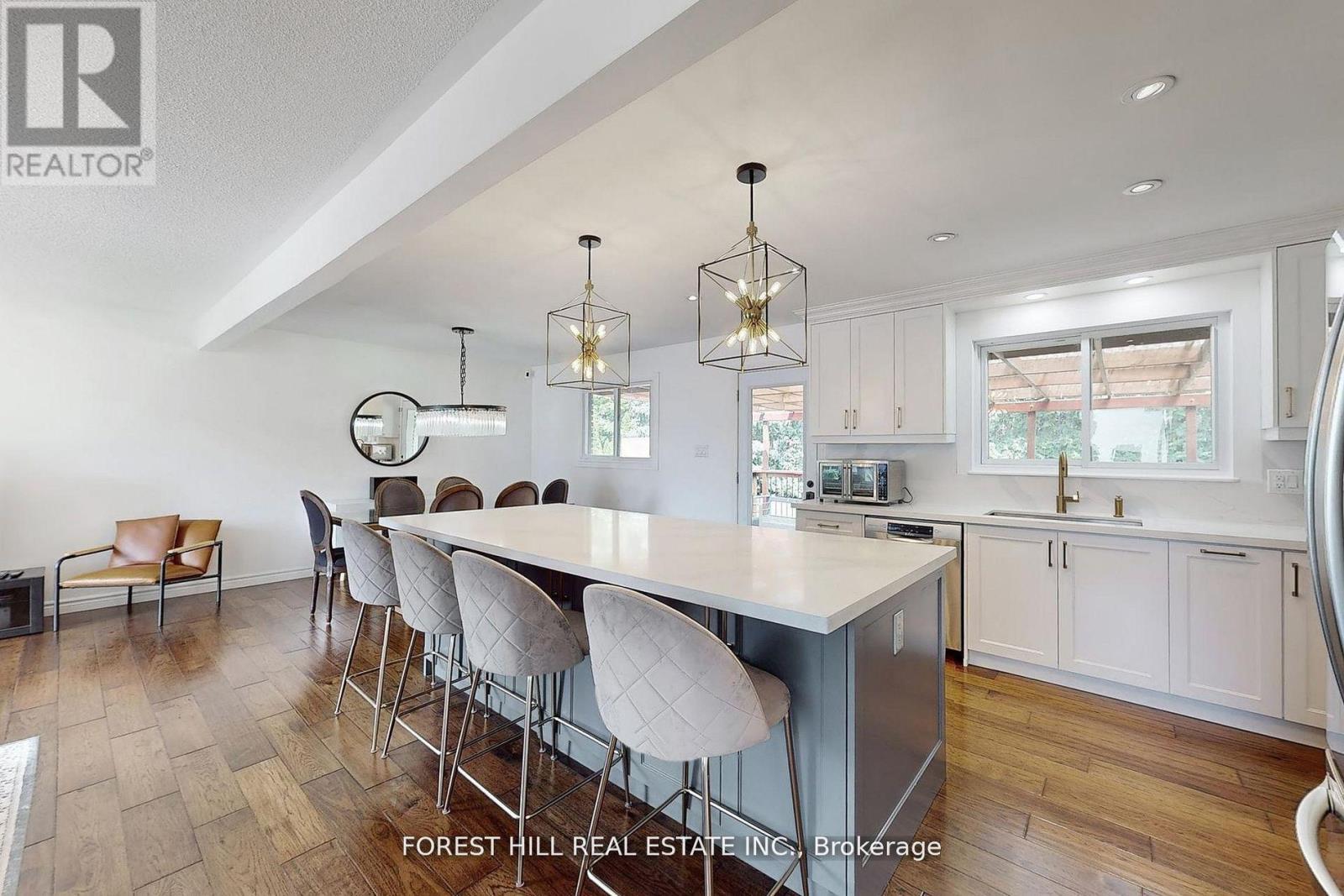 21 Lallien Drive, Bradford West Gwillimbury, Ontario  L0G 1B0 - Photo 9 - N12574036