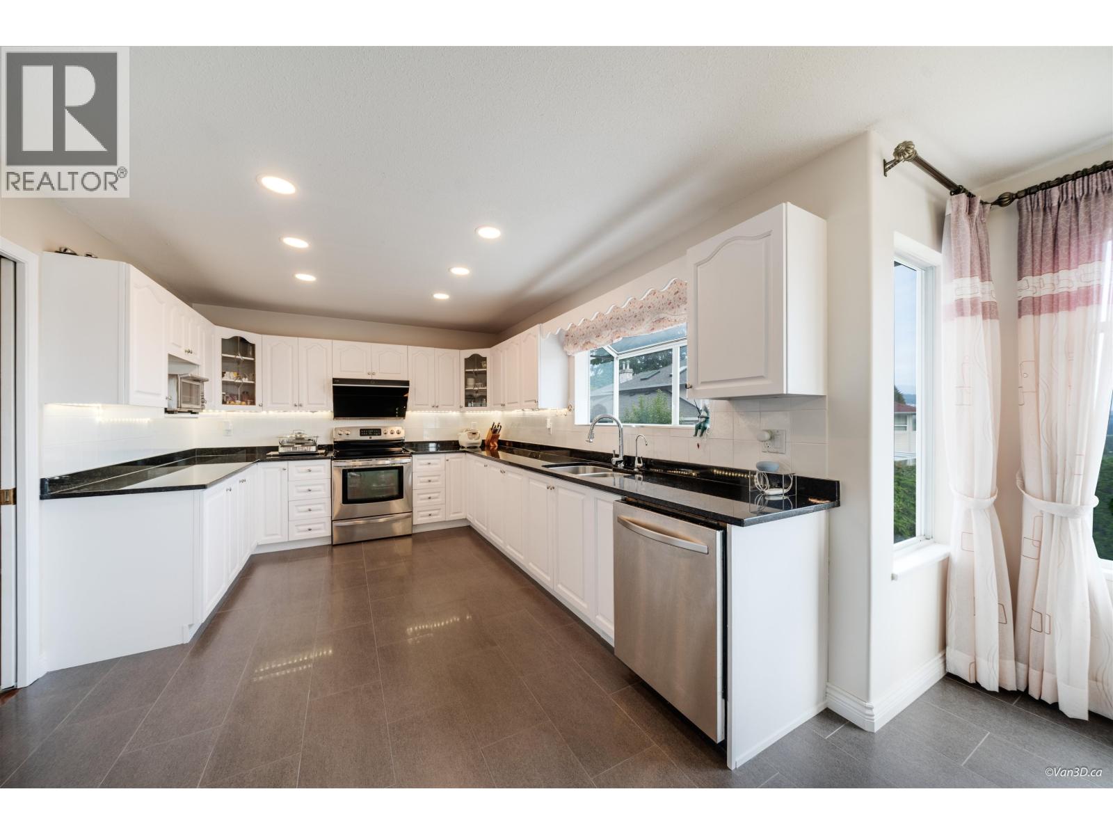 1279 Erskine Street, Coquitlam, British Columbia V3B 6Y1 - Photo 13 - R3069638