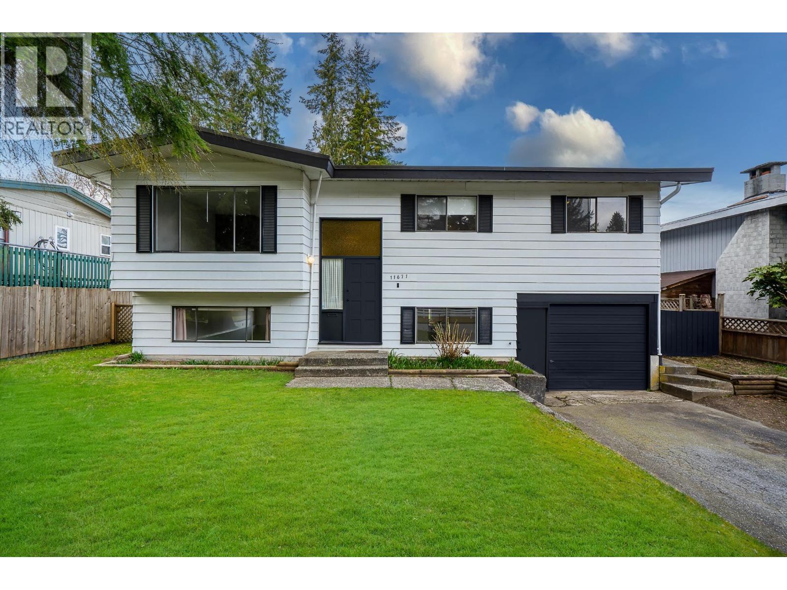 11671 211 Street, Maple Ridge, British Columbia V2X 7T5 - Photo 2 - R3068234