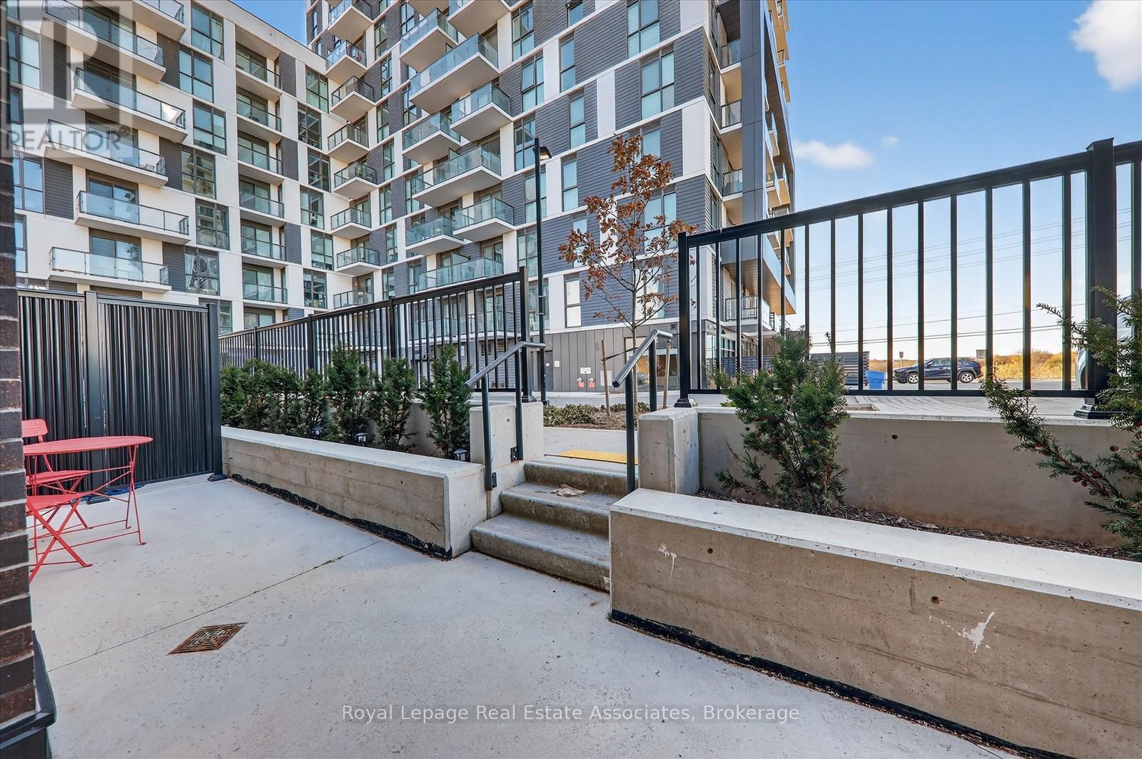 124 - 349 Wheat Boom Drive, Oakville, Ontario  L6H 7X5 - Photo 6 - W12574042