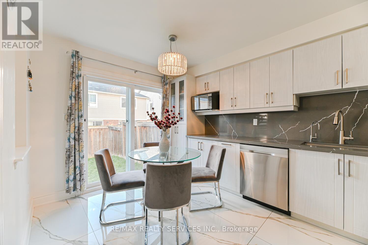 36 Tawnie Crescent, Brampton, Ontario  L6X 0L7 - Photo 16 - W12574052