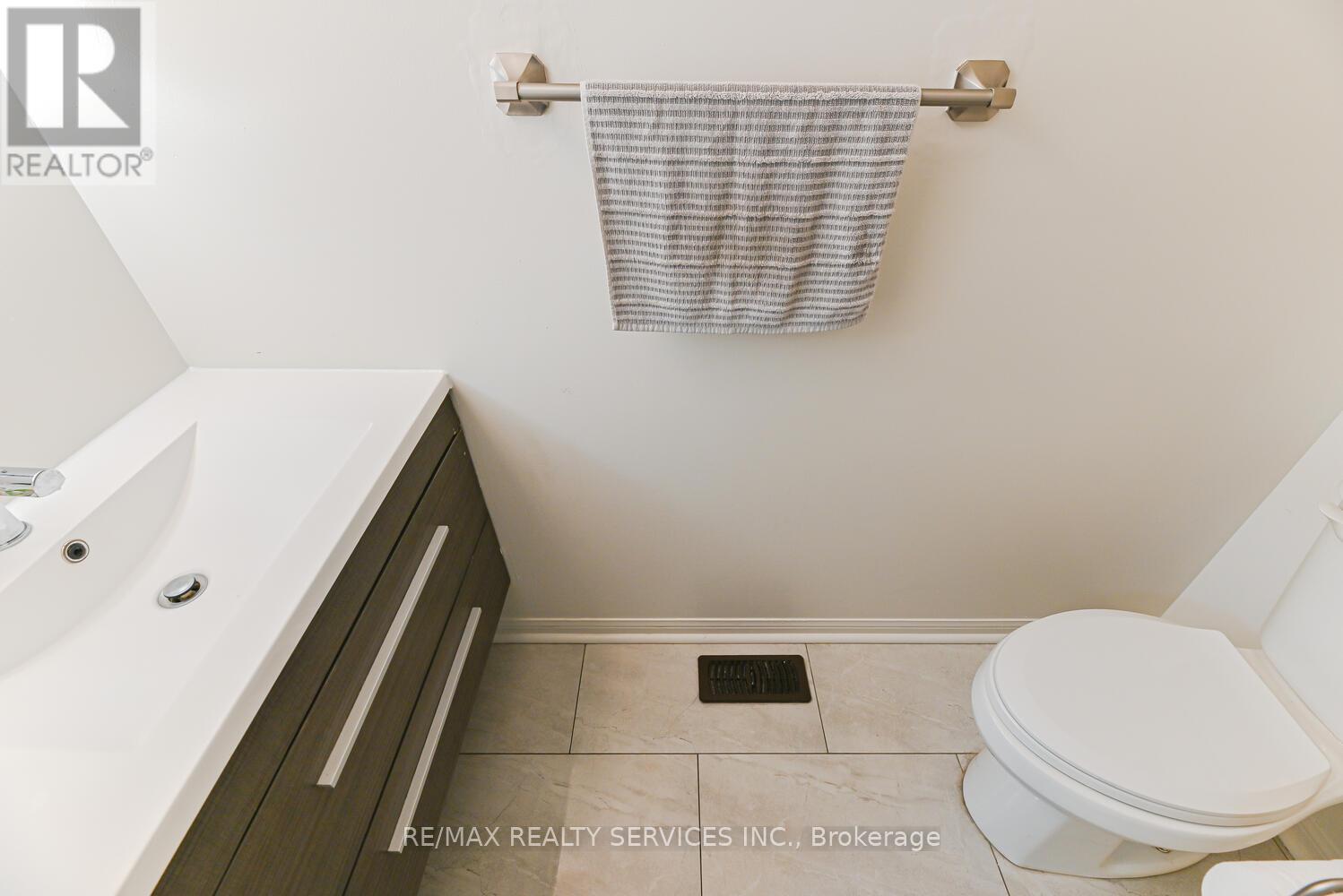 36 Tawnie Crescent, Brampton, Ontario  L6X 0L7 - Photo 18 - W12574052