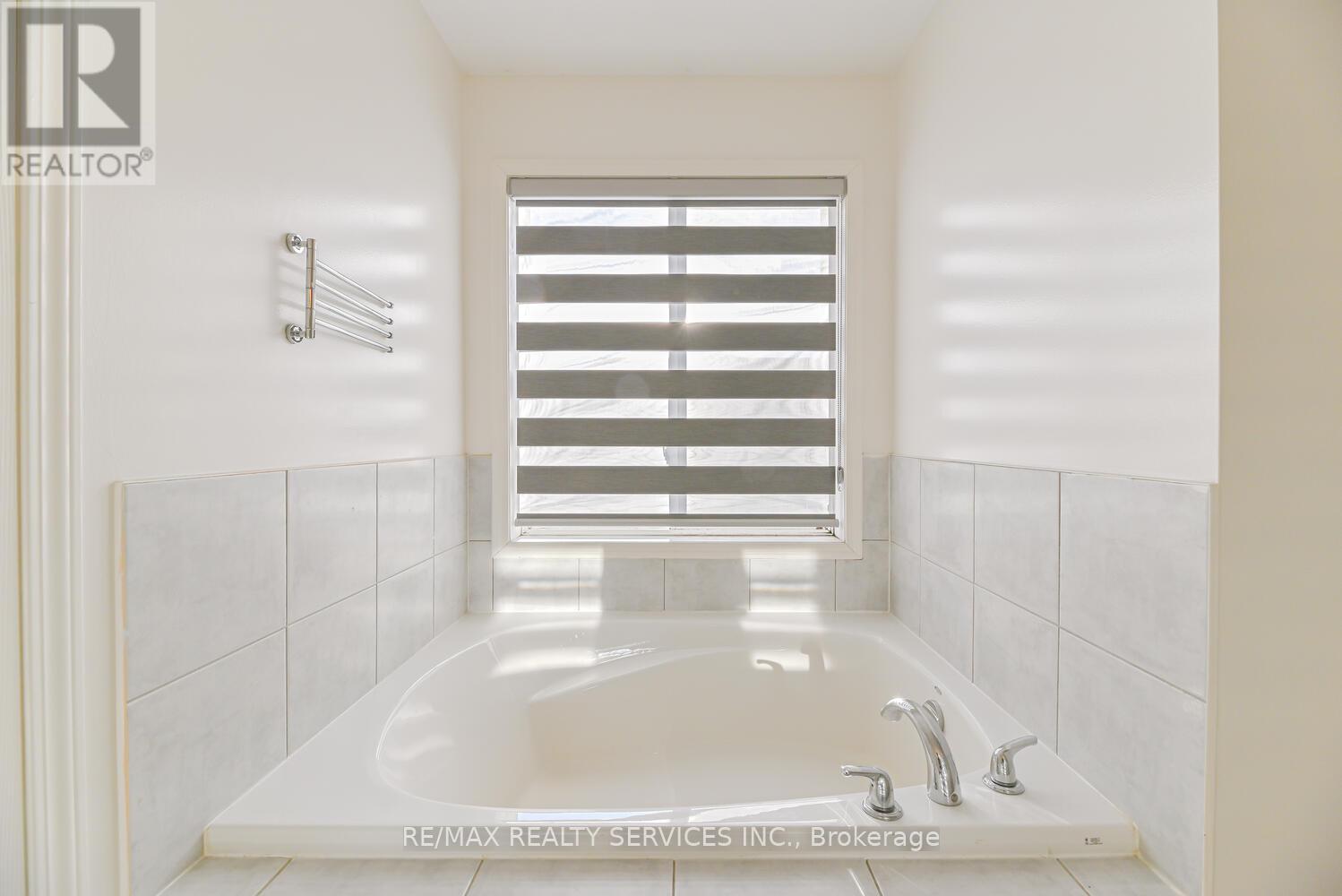 36 Tawnie Crescent, Brampton, Ontario  L6X 0L7 - Photo 26 - W12574052