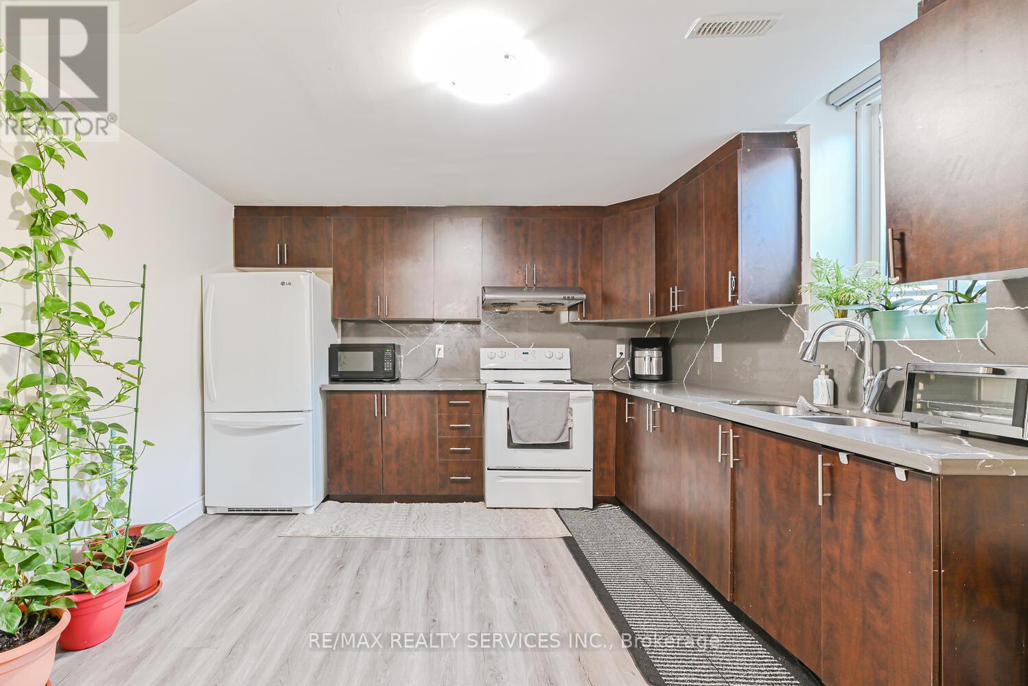 36 Tawnie Crescent, Brampton, Ontario  L6X 0L7 - Photo 38 - W12574052