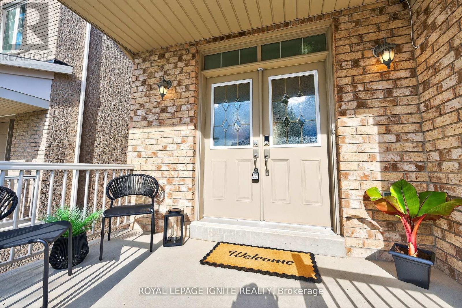 95 Chelsea Crescent, Bradford West Gwillimbury, Ontario  L3Z 0J7 - Photo 4 - N12414841