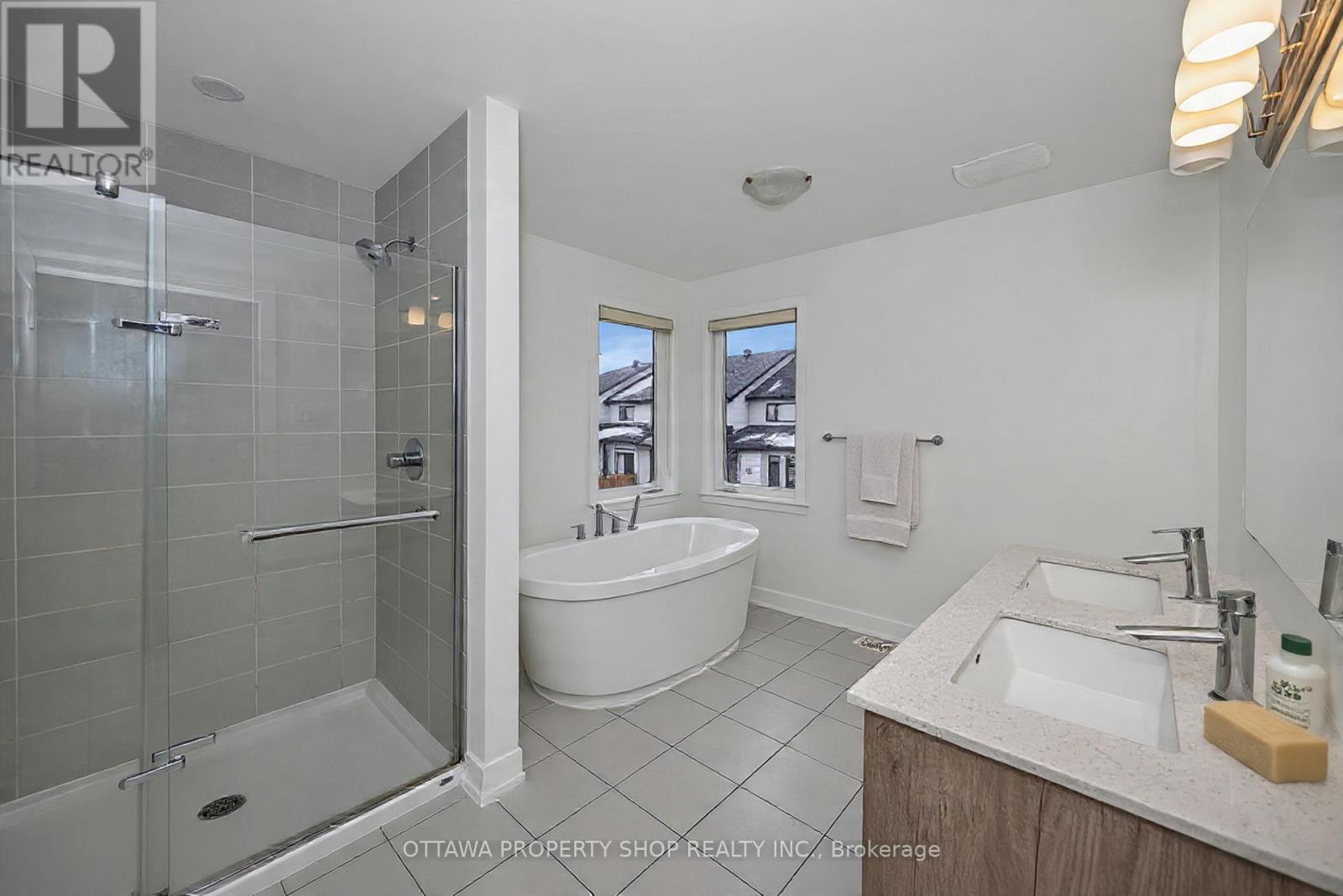 725 Odyssey Way, Ottawa, Ontario  K1T 4R5 - Photo 15 - X12559552