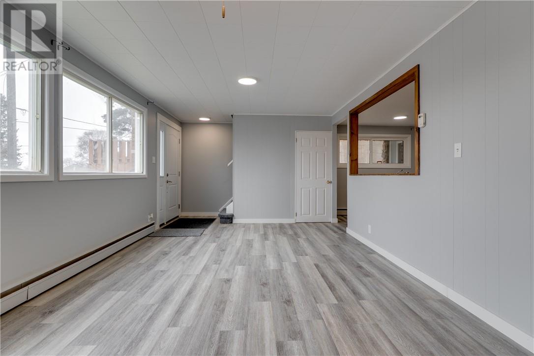 11 Rowat Street, Sudbury, Ontario  P3C 3J8 - Photo 5 - 2125755