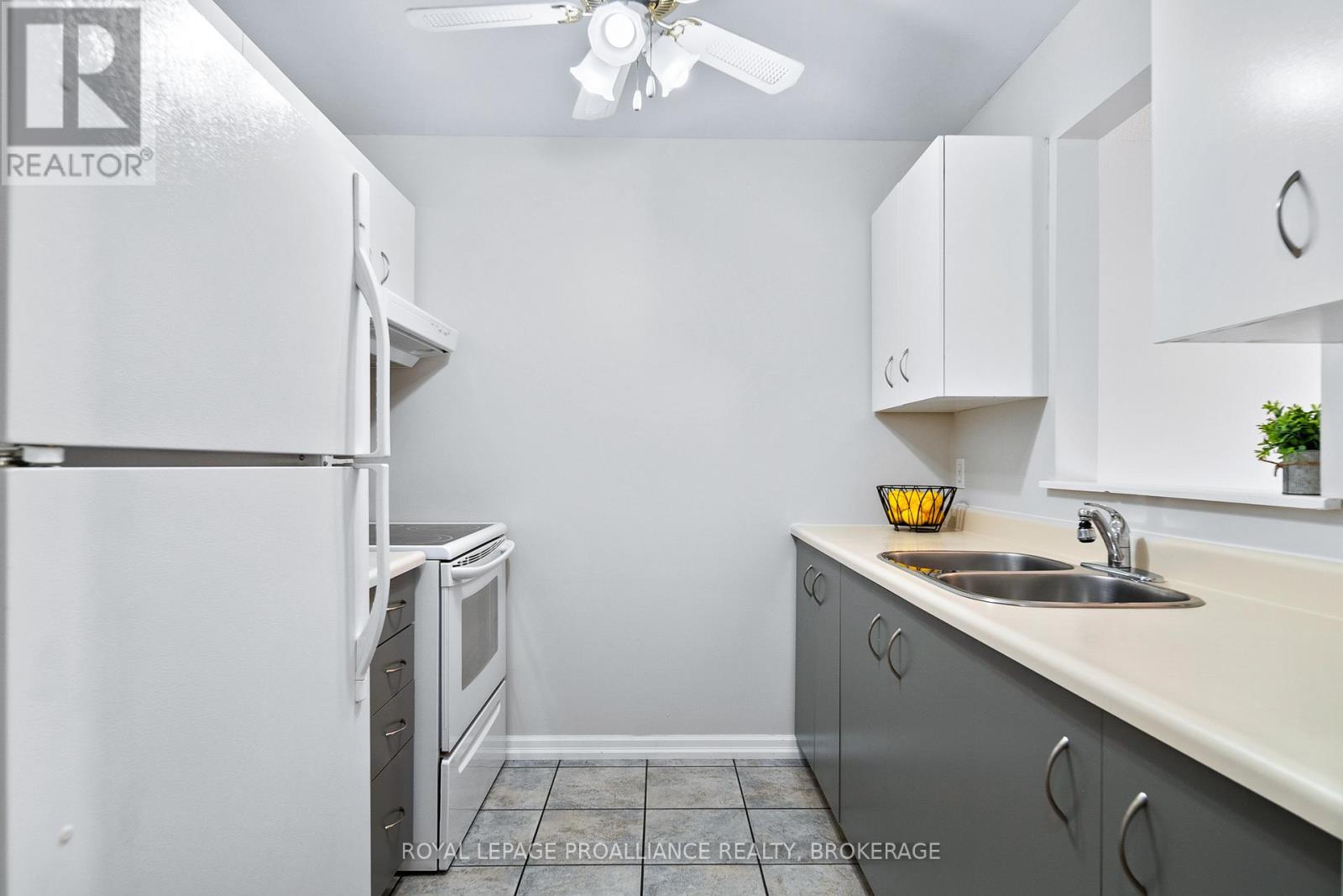 301 - 580 Armstrong Road, Kingston, Ontario  K7M 8M3 - Photo 23 - X12574084