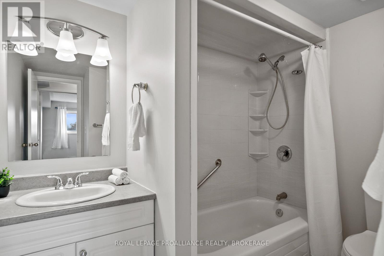 301 - 580 Armstrong Road, Kingston, Ontario  K7M 8M3 - Photo 28 - X12574084