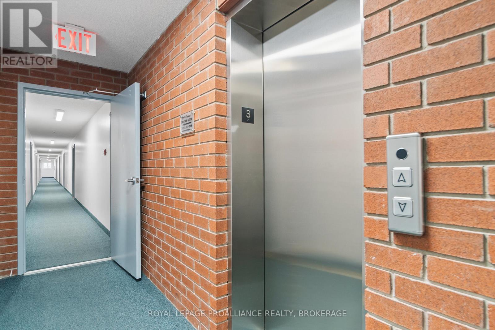 301 - 580 Armstrong Road, Kingston, Ontario  K7M 8M3 - Photo 4 - X12574084