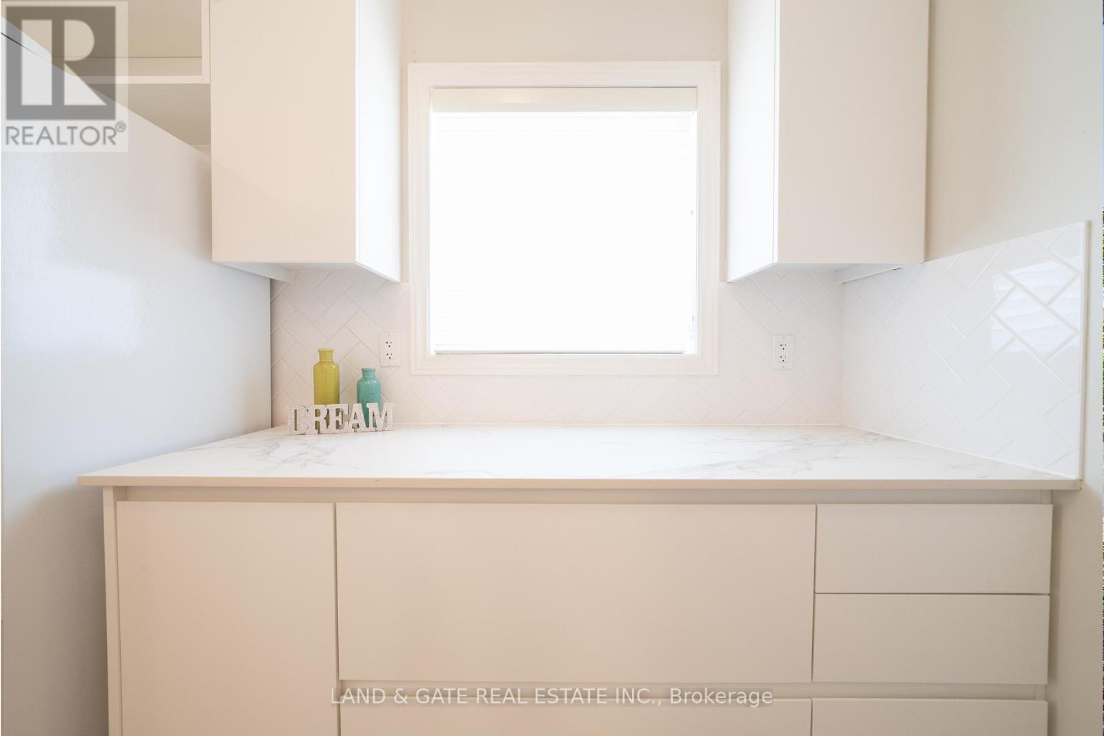 58 Elmdale Drive, Prince Edward County, Ontario  K0K 3L0 - Photo 10 - X12574076