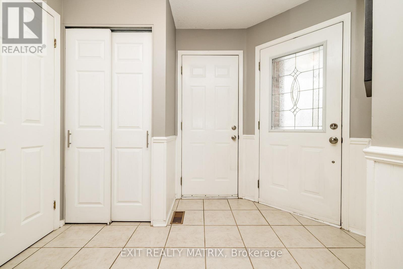 125 Whalings Circle N, Ottawa, Ontario  K2S 1S4 - Photo 5 - X12574068