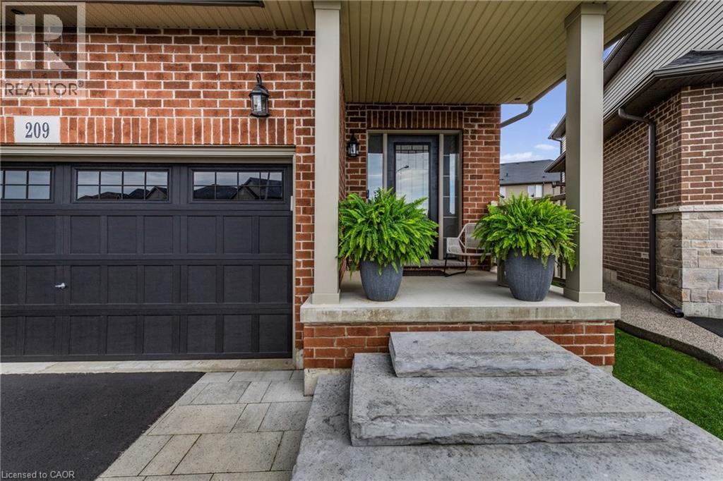 209 Echovalley Drive, Stoney Creek, Ontario  L8J 0H1 - Photo 6 - 40790307