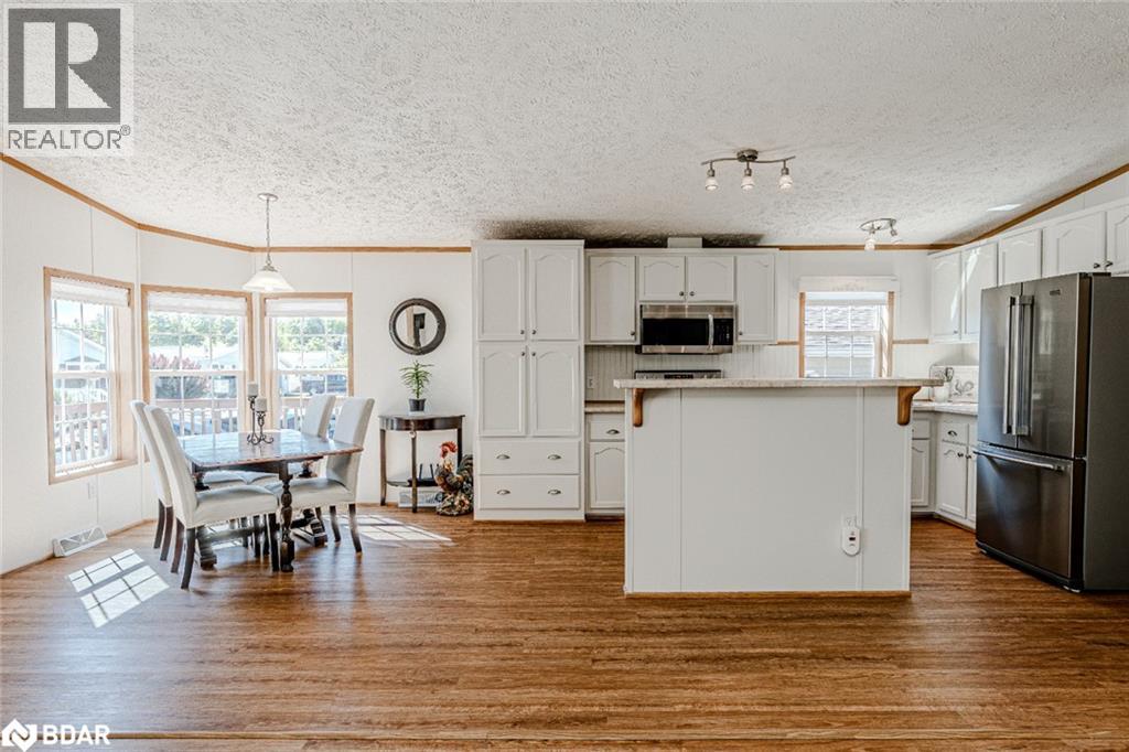 4100 Wesley Street, Severn, Ontario  L3V 0V4 - Photo 3 - 40753516