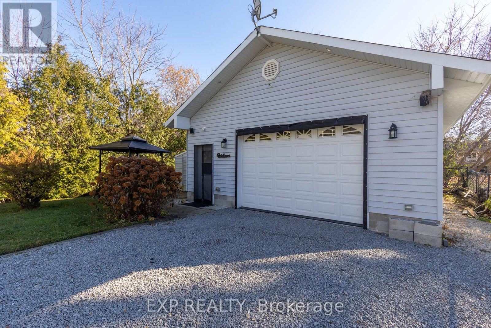 277 Boyers Road, Georgina, Ontario  L4P 3C8 - Photo 3 - N12574078