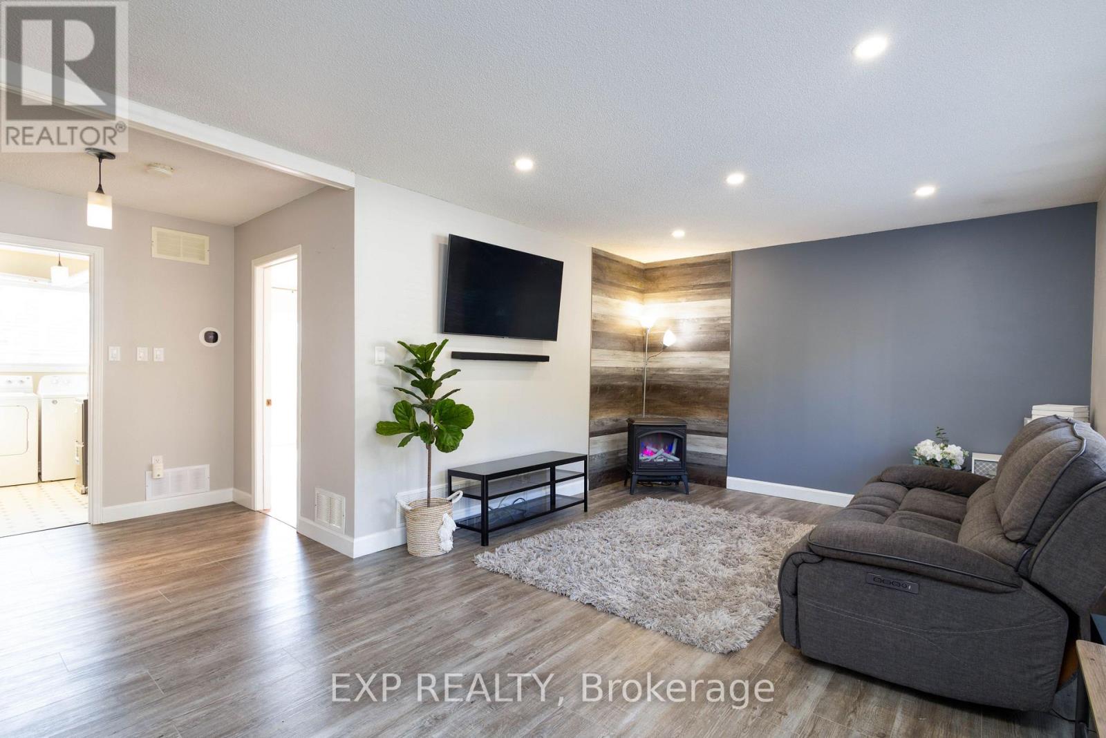 277 Boyers Road, Georgina, Ontario  L4P 3C8 - Photo 8 - N12574078