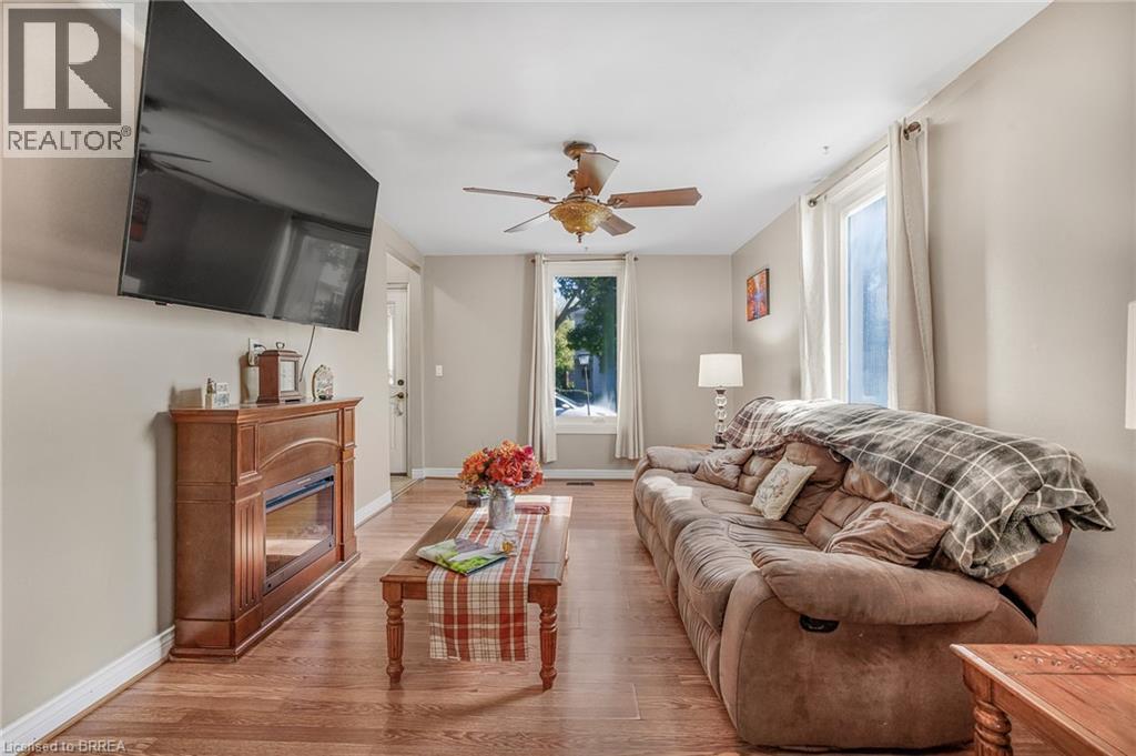 9 Superior Street, Brantford, Ontario  N3S 2J9 - Photo 3 - 40789297