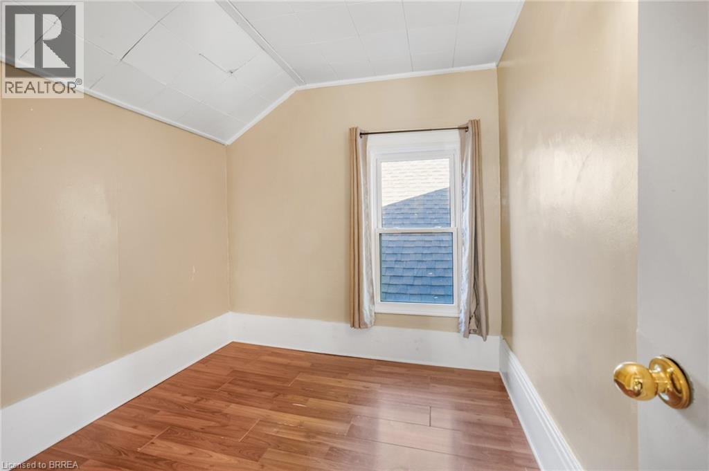 9 Superior Street, Brantford, Ontario  N3S 2J9 - Photo 11 - 40789297