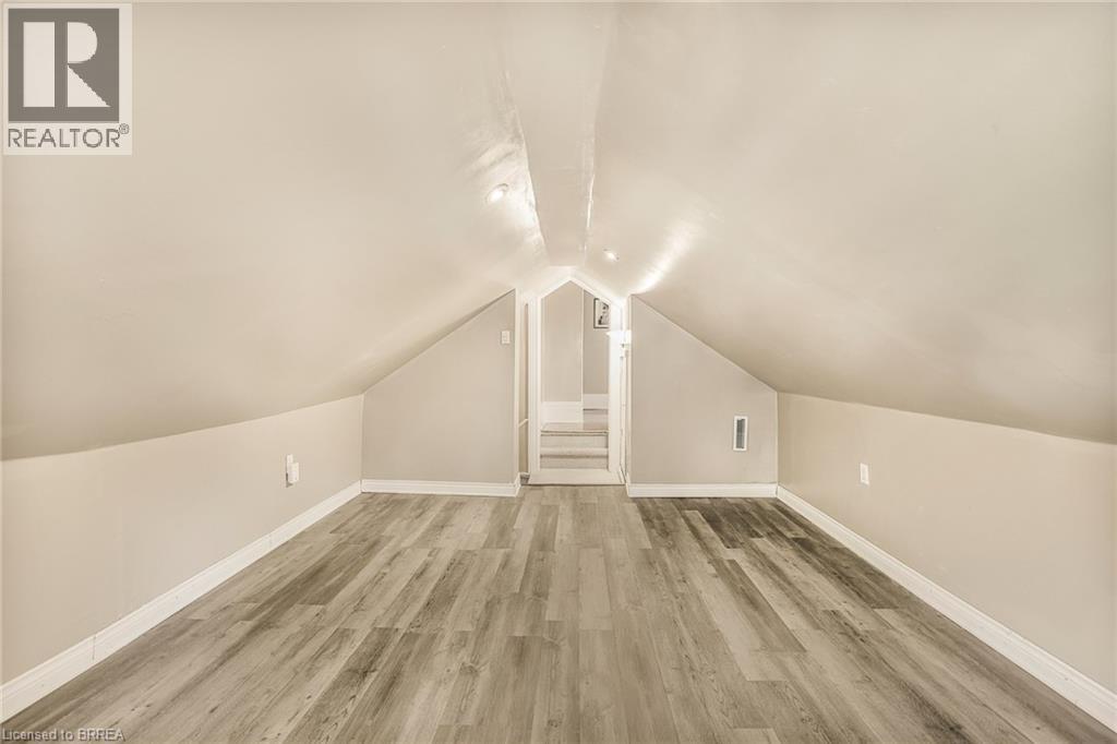 9 Superior Street, Brantford, Ontario  N3S 2J9 - Photo 13 - 40789297