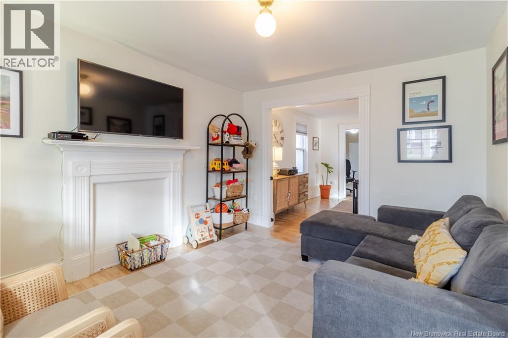 363 Charlotte Street, Fredericton, New Brunswick E3B 1L6 - Photo 2 - NB130453