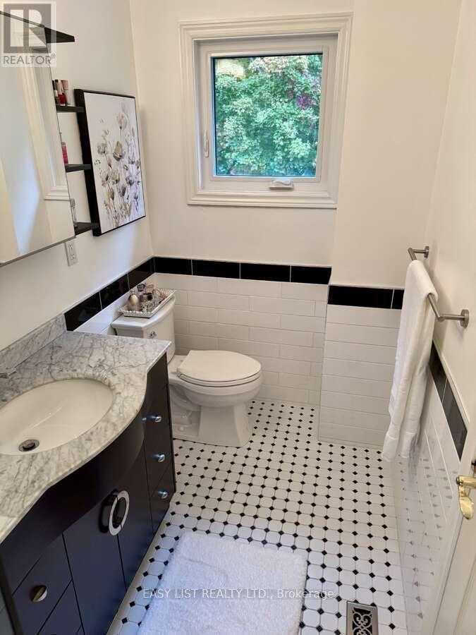 1257 Mccraney Street E, Oakville, Ontario  L6H 3A3 - Photo 32 - W12481720