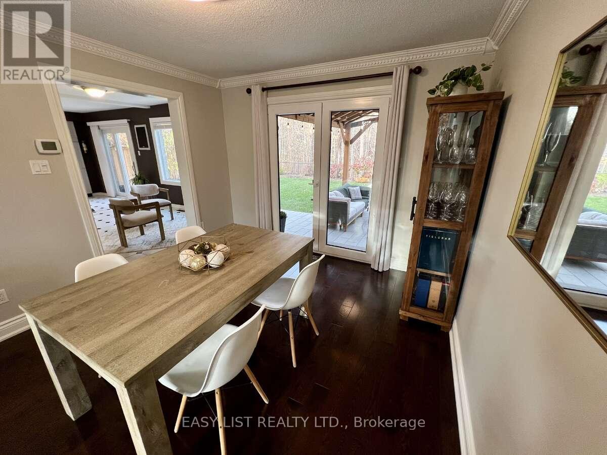 1257 Mccraney Street E, Oakville, Ontario  L6H 3A3 - Photo 14 - W12481720