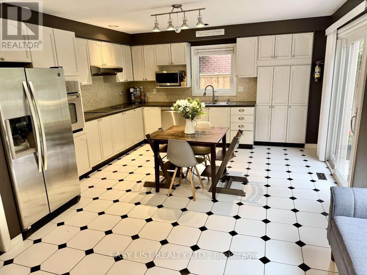 1257 Mccraney Street E, Oakville, Ontario  L6H 3A3 - Photo 15 - W12481720