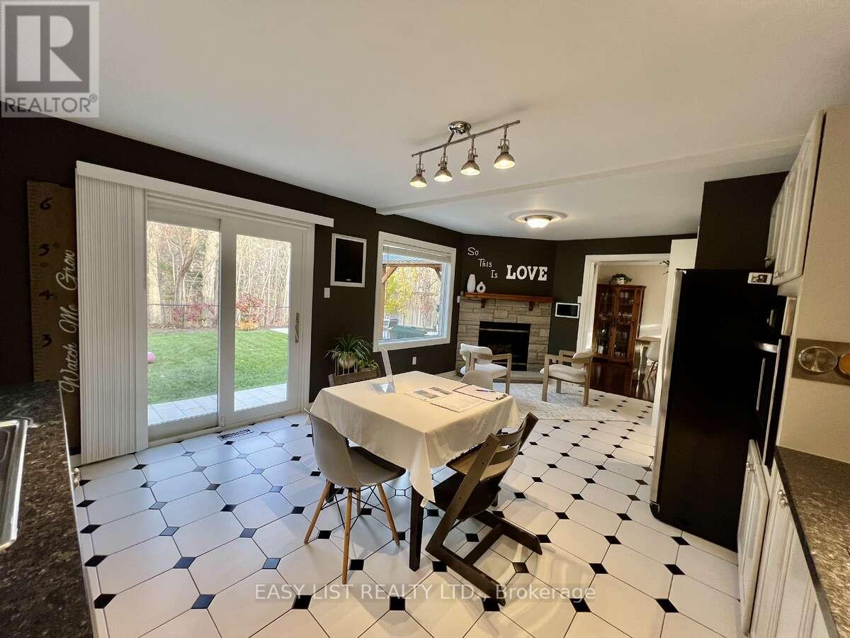 1257 Mccraney Street E, Oakville, Ontario  L6H 3A3 - Photo 18 - W12481720