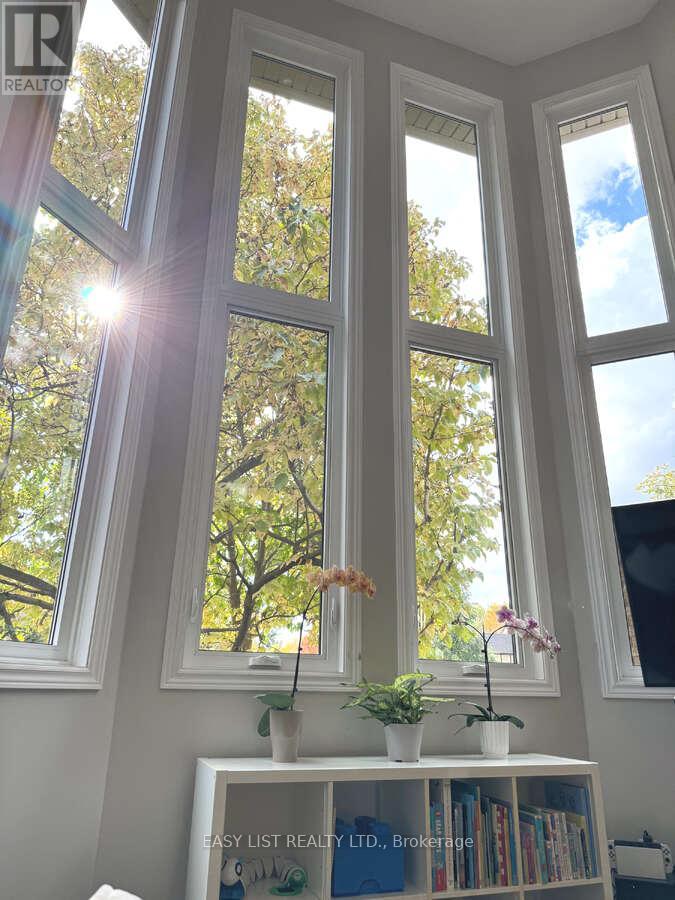 1257 Mccraney Street E, Oakville, Ontario  L6H 3A3 - Photo 11 - W12481720