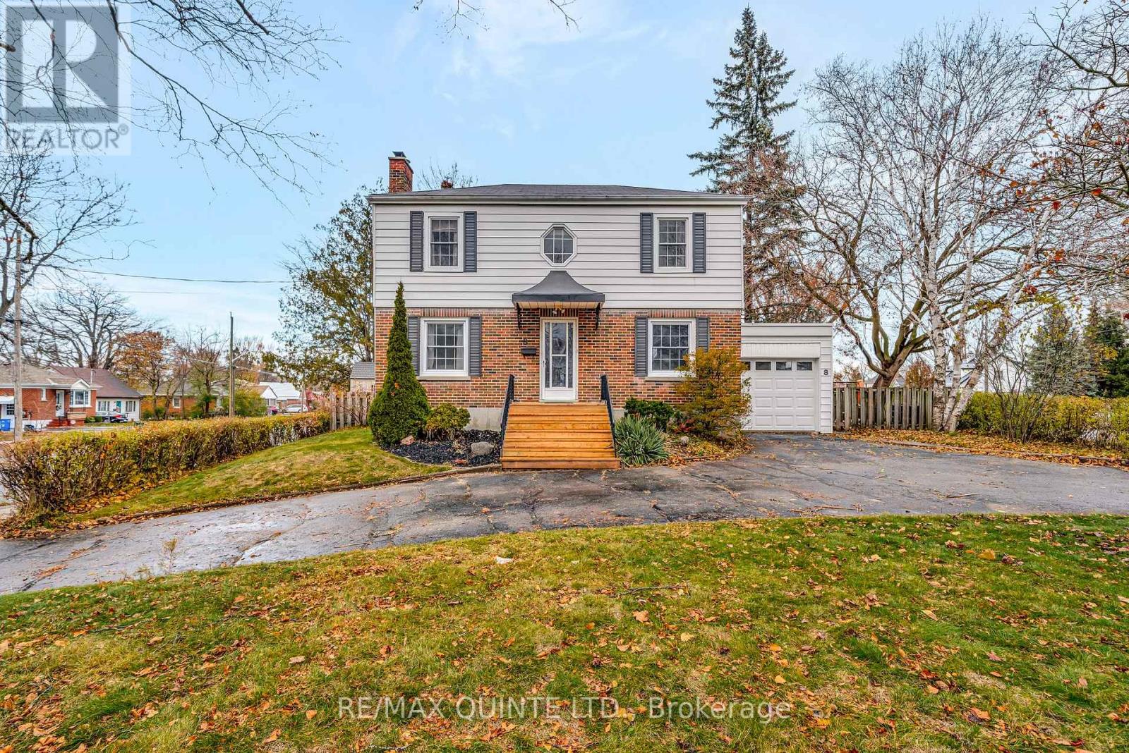 8 GREENLAWN AVENUE, Belleville, Ontario