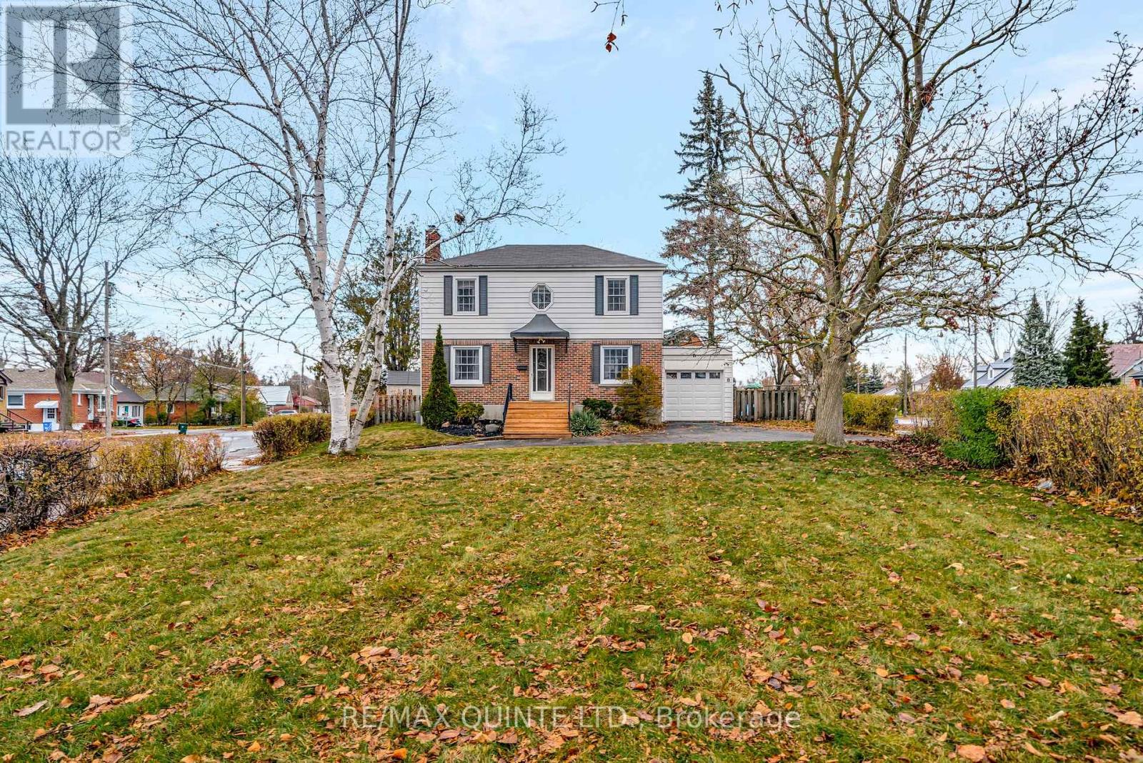 8 Greenlawn Avenue, Belleville, Ontario  K8N 4B5 - Photo 4 - X12574114