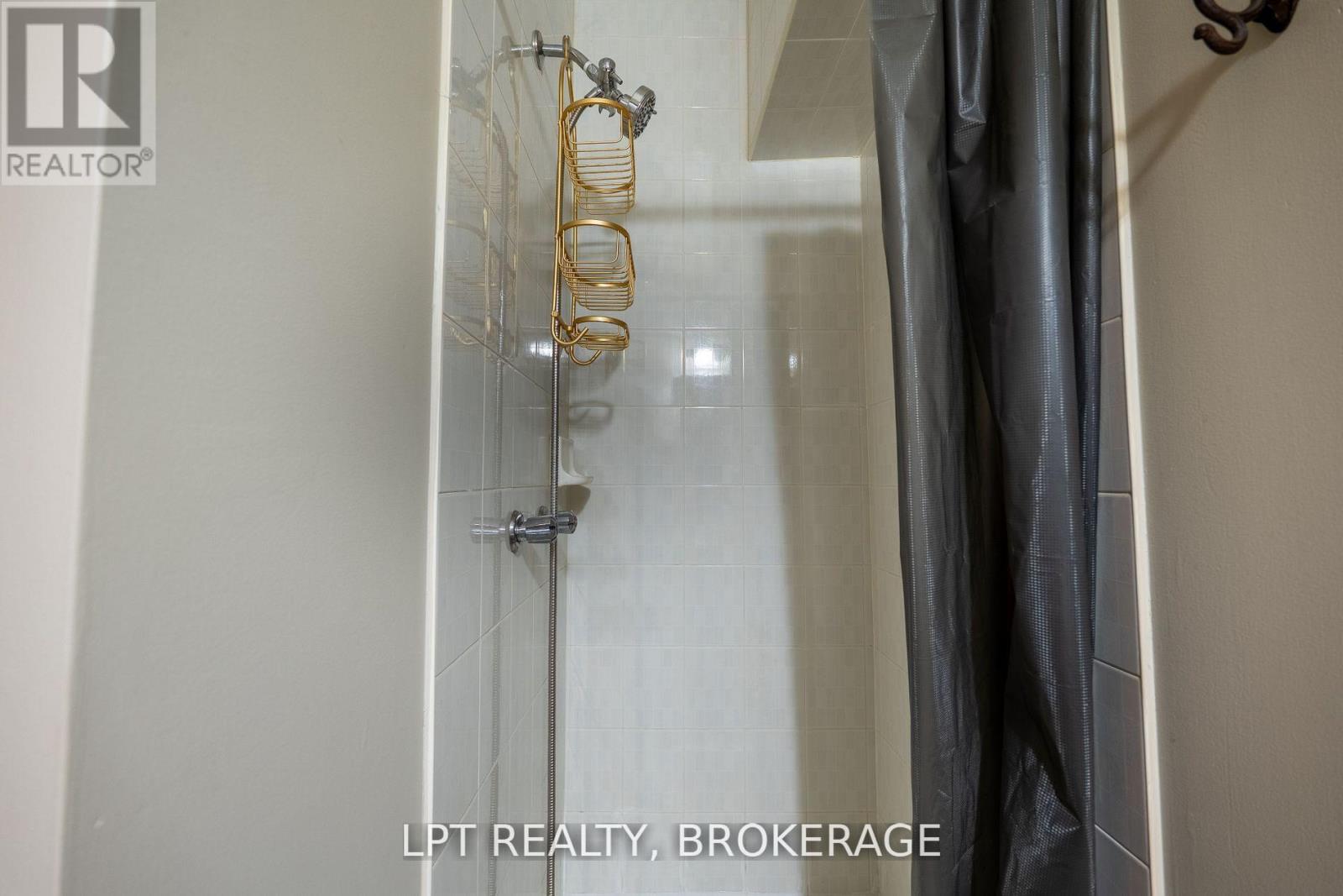 697 Macdonald Drive, Gananoque, Ontario K7G 3C4 - Photo 26 - X12574134