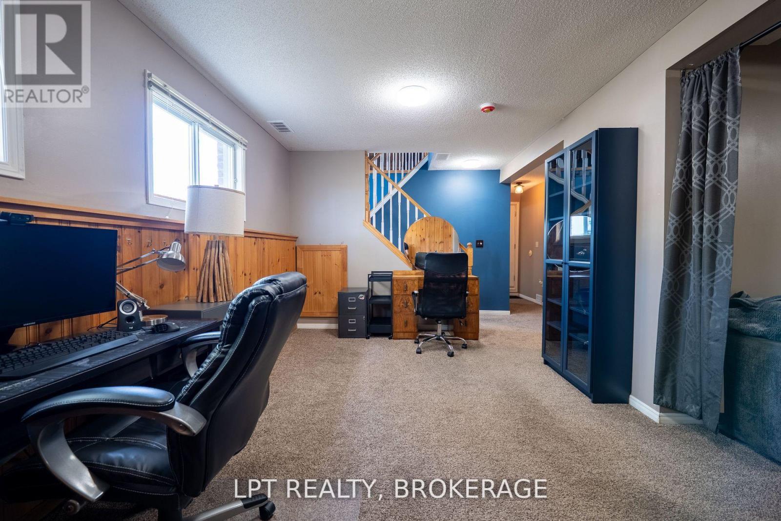 697 Macdonald Drive, Gananoque, Ontario K7G 3C4 - Photo 28 - X12574134