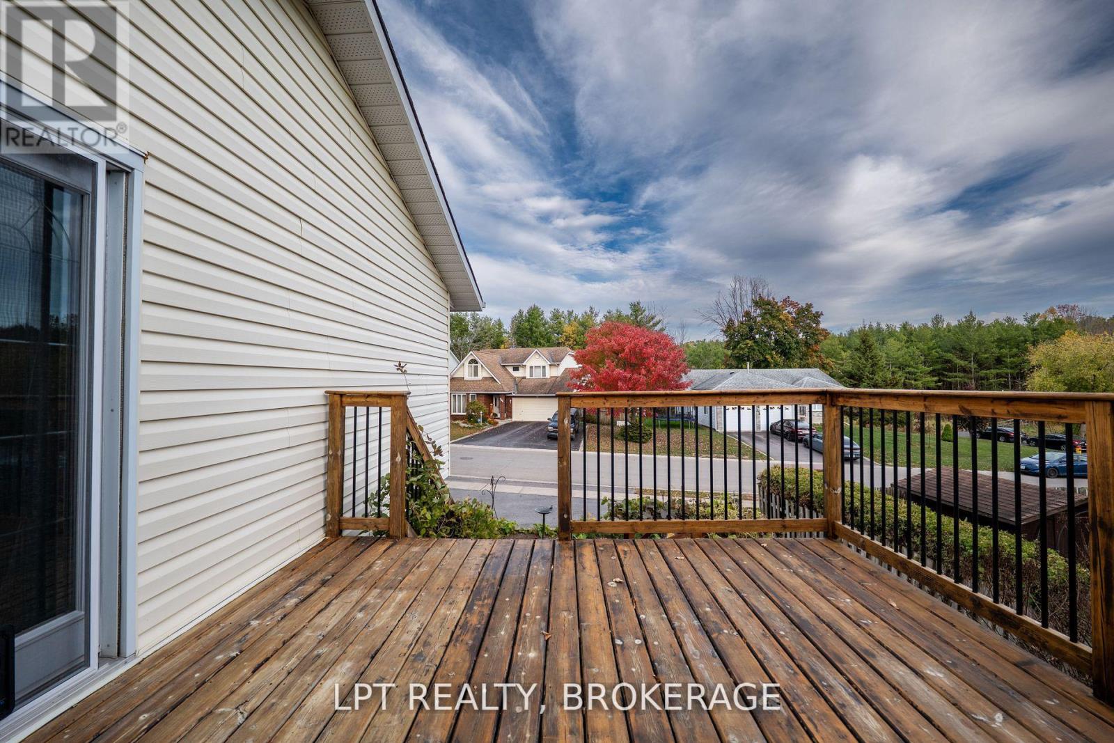 697 Macdonald Drive, Gananoque, Ontario K7G 3C4 - Photo 32 - X12574134