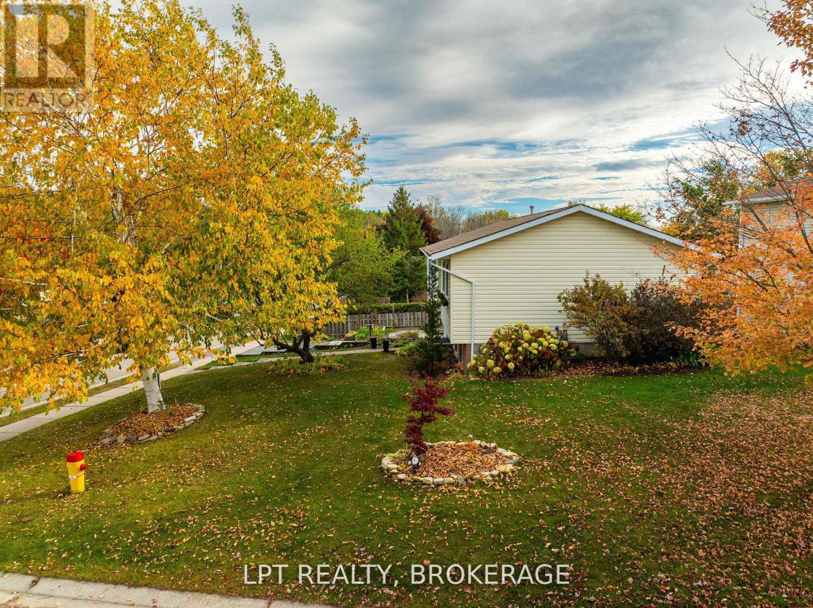 697 Macdonald Drive, Gananoque, Ontario K7G 3C4 - Photo 41 - X12574134