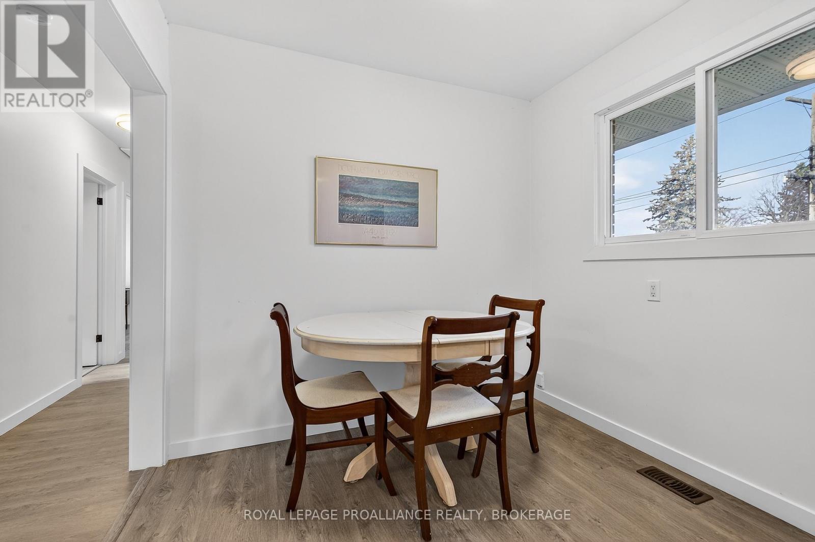 35 Mulcaster Street, Kingston, Ontario  K7M 2V6 - Photo 10 - X12574142