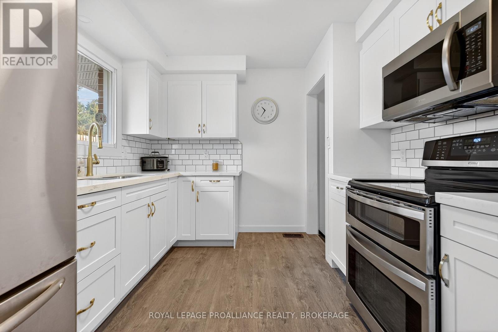 35 Mulcaster Street, Kingston, Ontario  K7M 2V6 - Photo 12 - X12574142