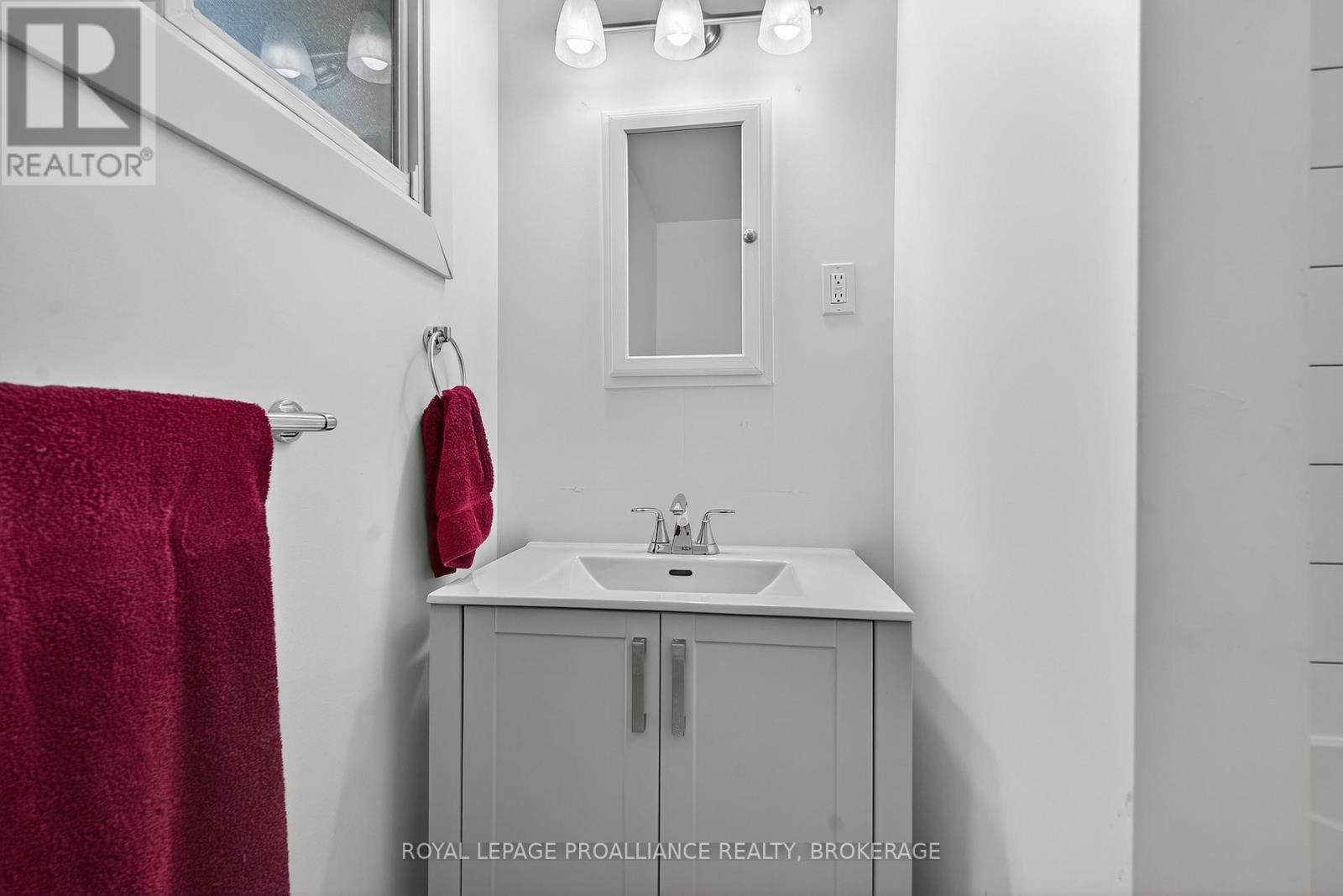 35 Mulcaster Street, Kingston, Ontario  K7M 2V6 - Photo 17 - X12574142