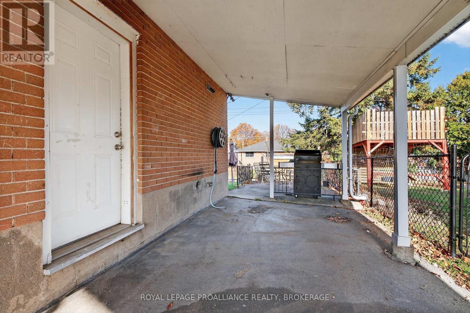 35 Mulcaster Street, Kingston, Ontario  K7M 2V6 - Photo 28 - X12574142