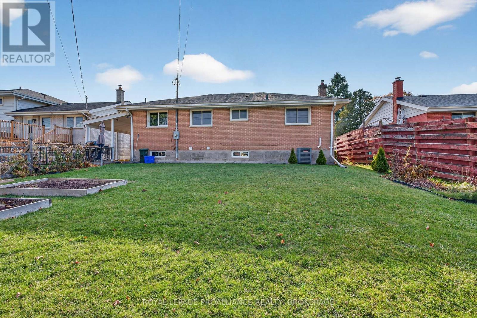 35 Mulcaster Street, Kingston, Ontario  K7M 2V6 - Photo 32 - X12574142