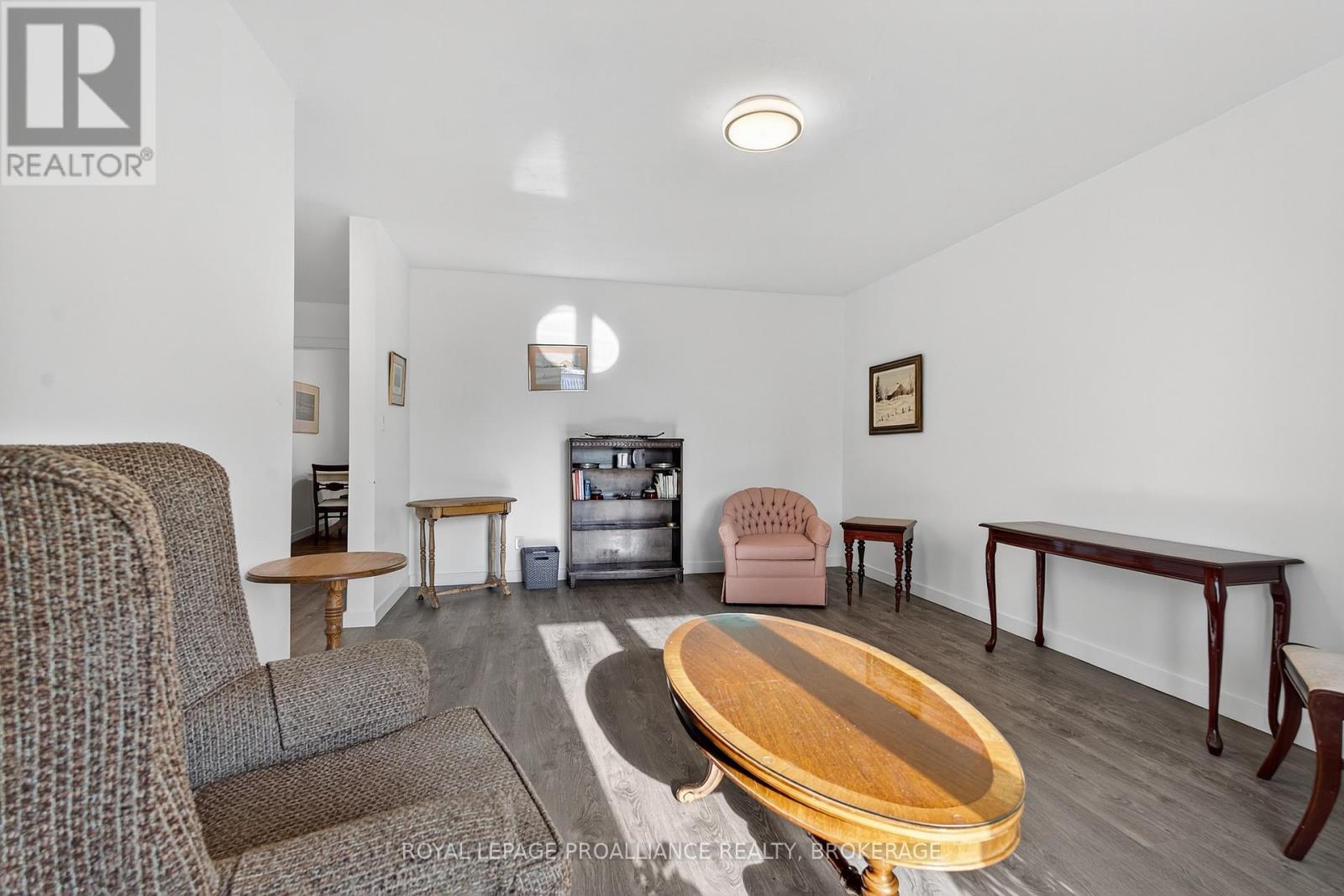 35 Mulcaster Street, Kingston, Ontario  K7M 2V6 - Photo 8 - X12574142