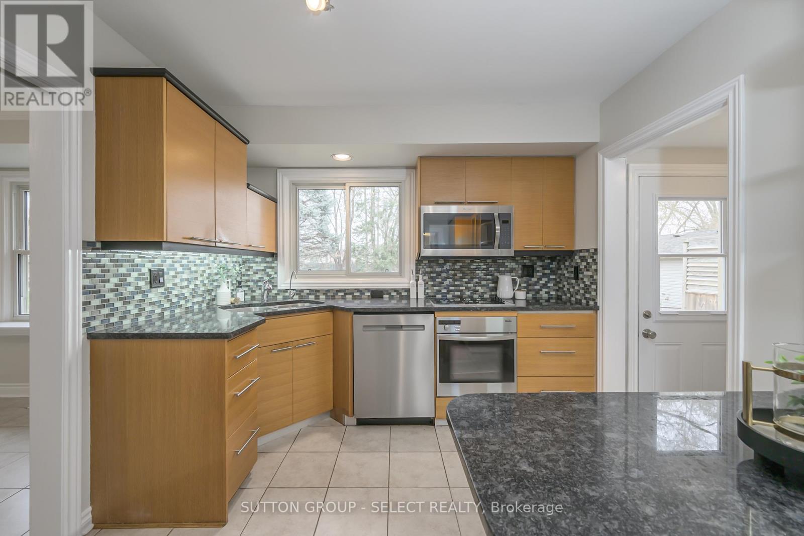 643 Dunboyne Crescent, London North, Ontario  N5X 1Y1 - Photo 15 - X12574148