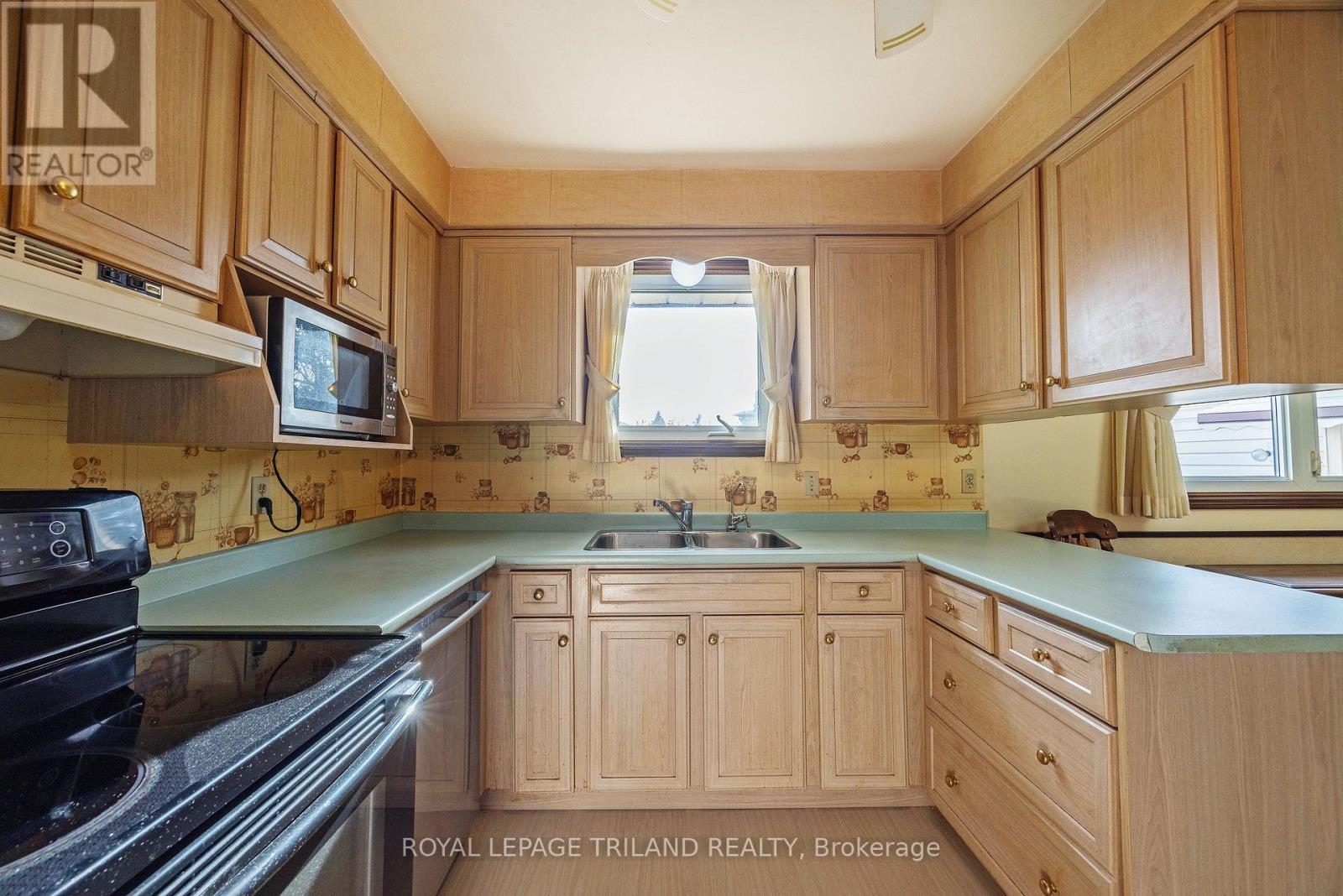 172 Concord Road, London North, Ontario  N6G 3H8 - Photo 11 - X12574180