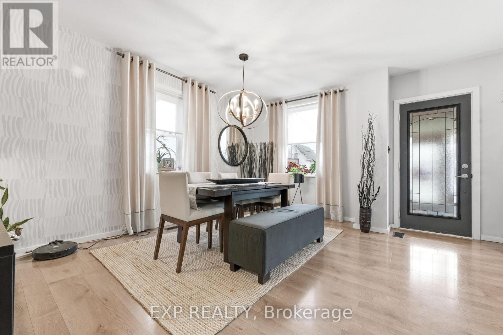 162 Hincks Avenue W, Renfrew, Ontario  K7V 3S9 - Photo 9 - X12574184