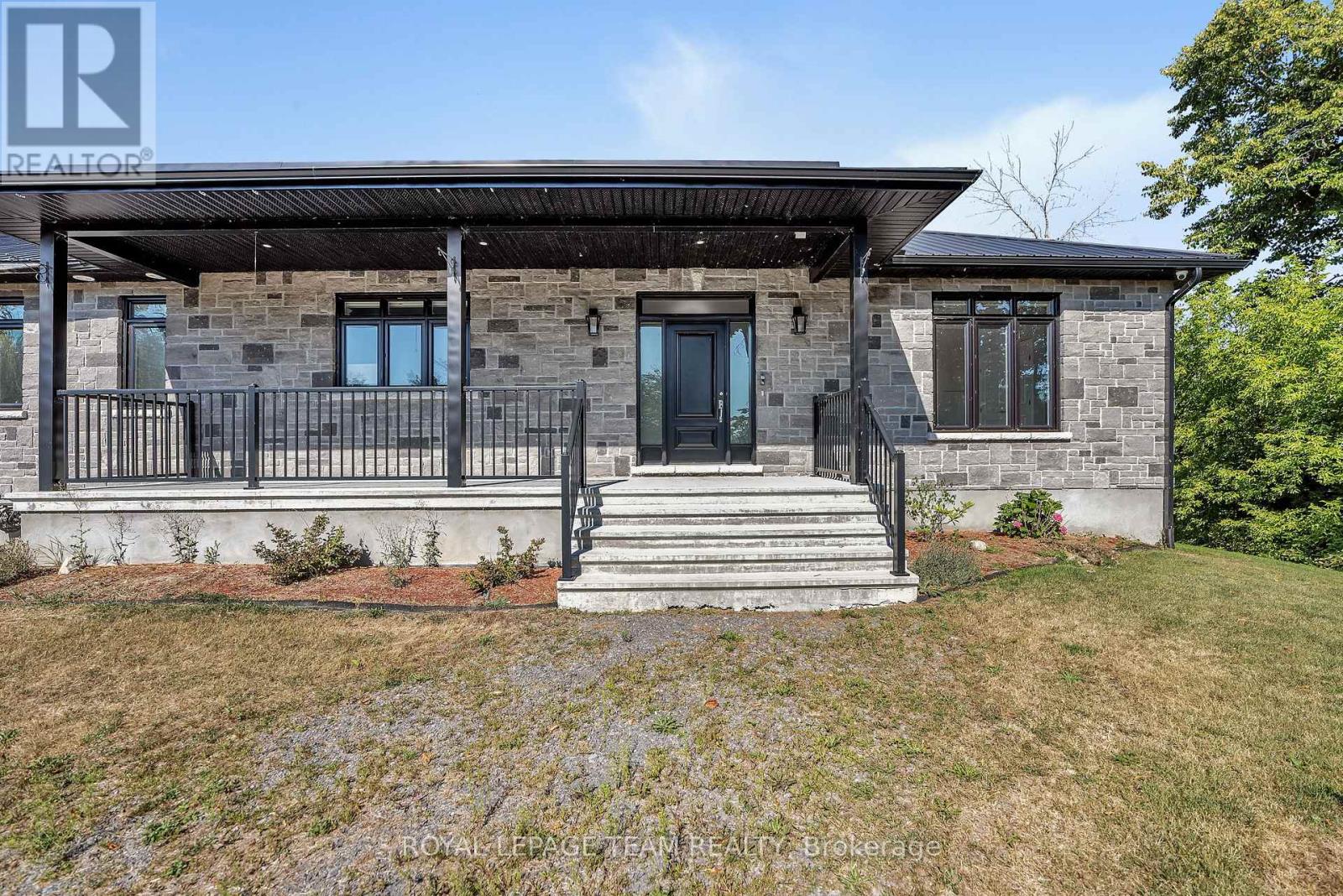 2500 Kearns Way, Ottawa, Ontario  K4P 1R9 - Photo 2 - X12574158