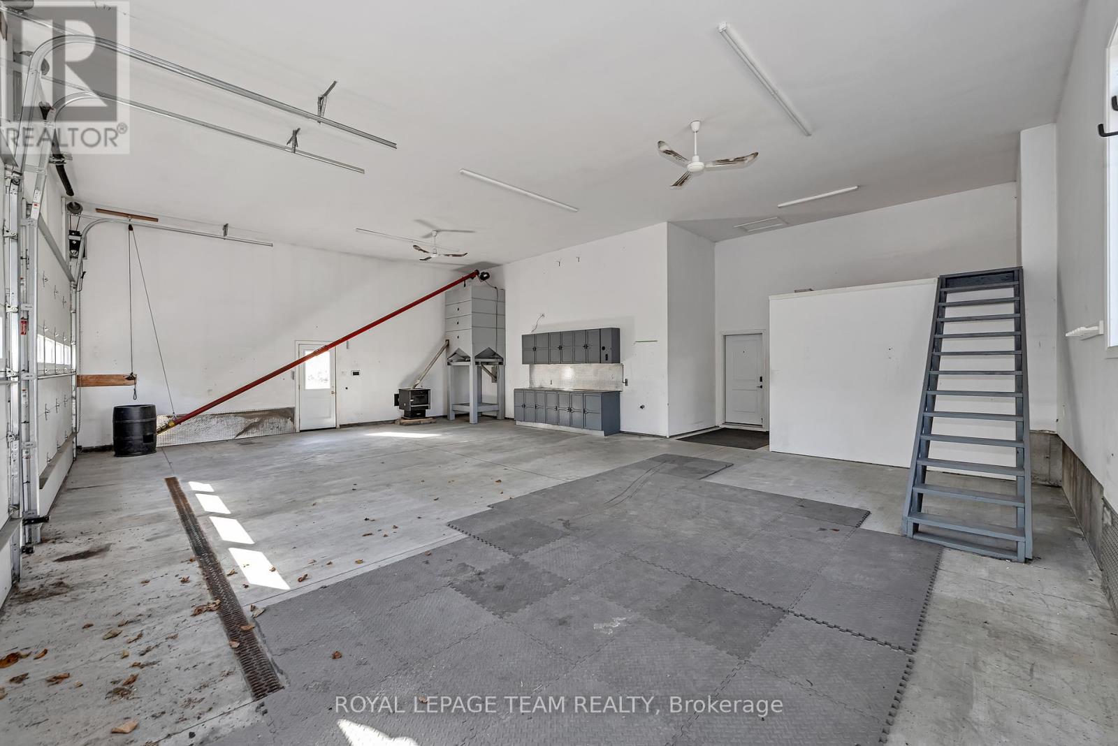 2500 Kearns Way, Ottawa, Ontario  K4P 1R9 - Photo 44 - X12574158