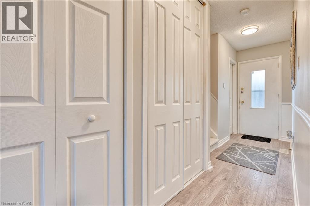 31 Bryna Avenue, Hamilton, Ontario  L9A 4W9 - Photo 5 - 40790344