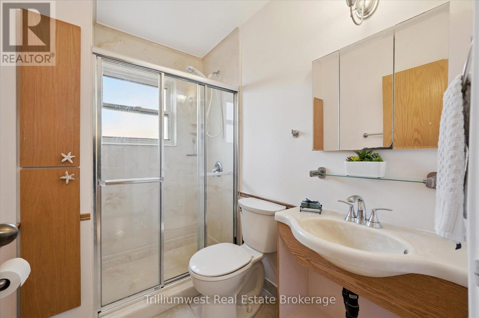 2 - 1 Sunnylea Crescent, Guelph, Ontario N1E 1W1 - Photo 11 - X12574102